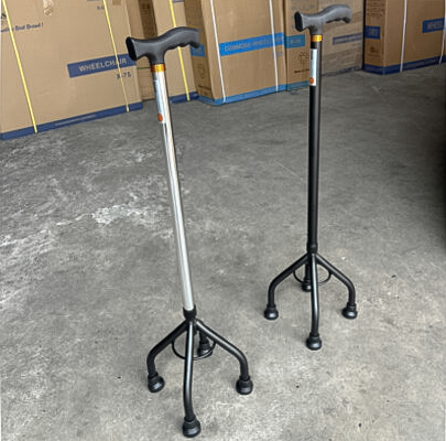 Gậy 4 ch&acirc;n cho người gi&agrave;